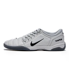 Nike - Total 90 Premium