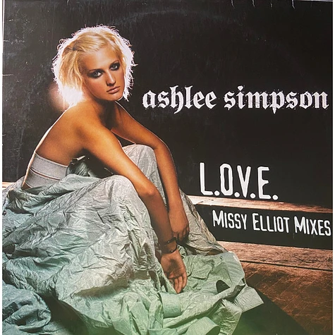 Ashlee Simpson - L.O.V.E.