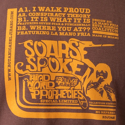 Soarse Spoken - I walk proud T-Shirt