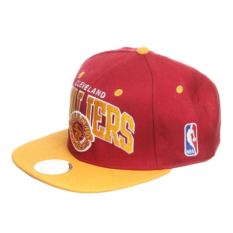 Mitchell & Ness - Cleveland Cavaliers NBA Arch 2 Tone Snapback Cap