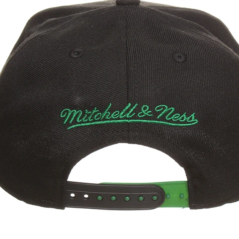 Mitchell & Ness - Boston Celtics NBA Black Team Arch Snapback Cap