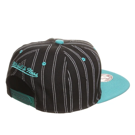 Mitchell & Ness - Vancouver Grizzlies NBA Double Pinstripe Snapback Cap