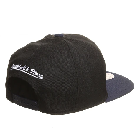 Mitchell & Ness - Georgetown Hoyas NCAA XL Logo 2 Tone Snapback Cap