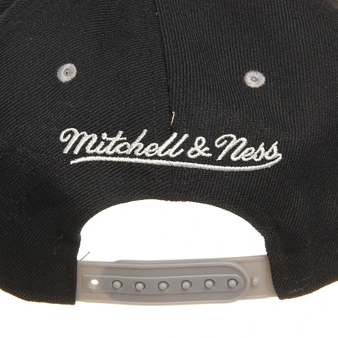 Mitchell & Ness - Los Angeles Kings NHL Black 2 Tone Snapback Cap