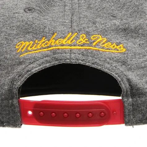 Mitchell & Ness - Cleveland Cavaliers NBA Team Arch Jersey Snapback Cap