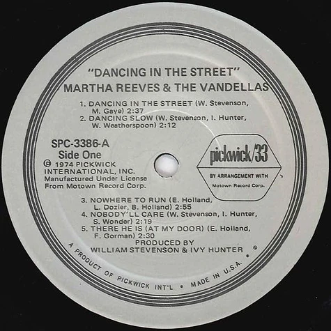 Martha Reeves & The Vandellas - Dancing In The Street!