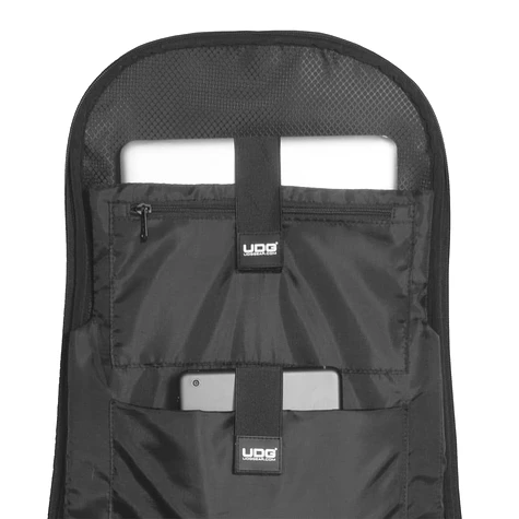 UDG - Creator Wheeled Laptop Backpack 21" Version 3 (U8007BL3)