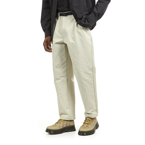 Goldwin - One Tuck Tapered Ankle Pants (Light Beige) | HHV