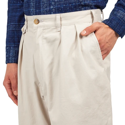 Beams Plus - 2 Pleats Tapered Twill (Cement) | HHV