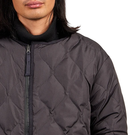 TAION - Military Riversible Crew Neck Down Jacket (Black / Black