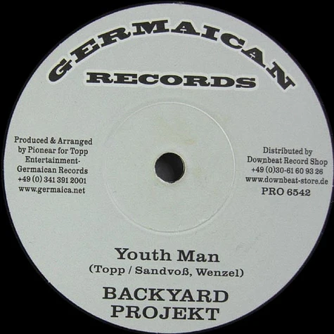 Spectacular / Backyard Crew - Family / Youth Man