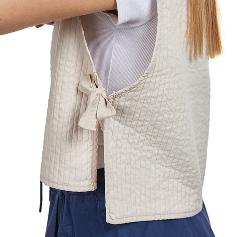 Girls of Dust - Vee Vest