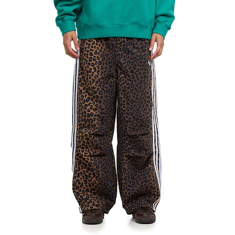 adidas Leo Loose Parachute Pants (Bronze Strata) HHV