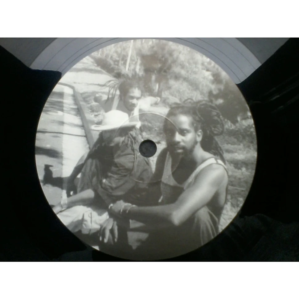 Abstract Tribe Unique - Heavyweights Round IV / Family Affair