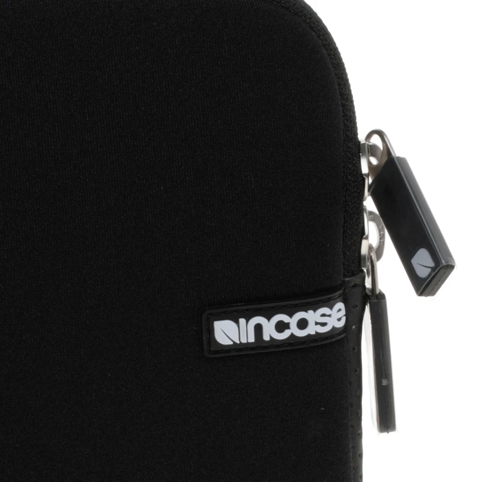 Incase - MacBook Neoprene Sleeve 15 Inch