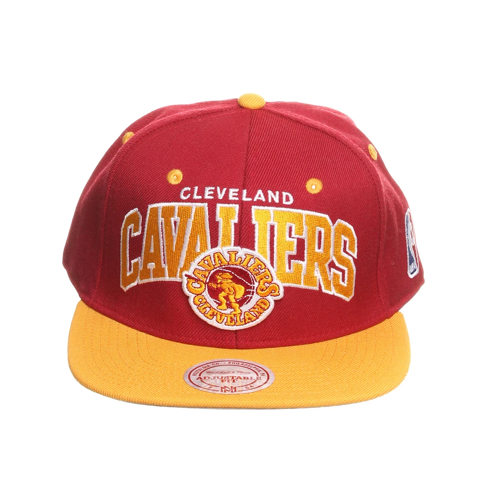 Mitchell & Ness - Cleveland Cavaliers NBA Arch 2 Tone Snapback Cap