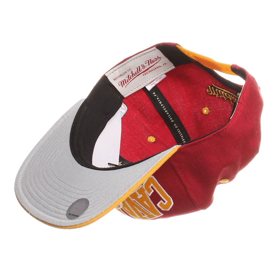 Mitchell & Ness - Cleveland Cavaliers NBA Arch 2 Tone Snapback Cap