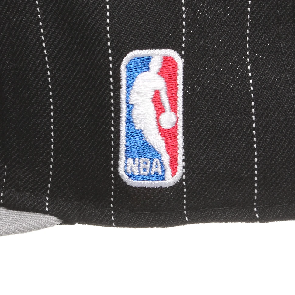 Mitchell & Ness - San Antonio Spurs NBA-MTC Pinstripe Snapback Cap