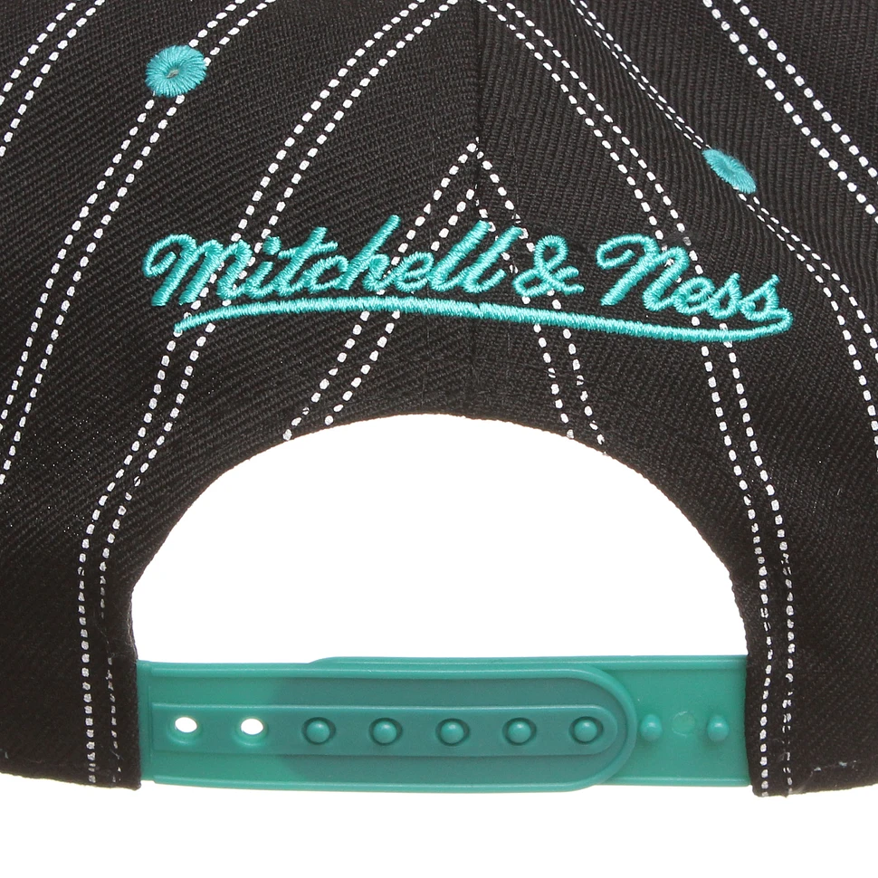 Mitchell & Ness - Vancouver Grizzlies NBA Double Pinstripe Snapback Cap
