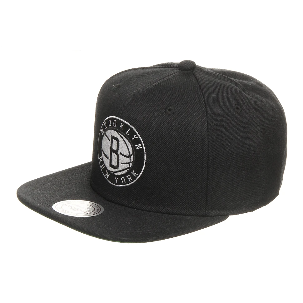 Mitchell & Ness - Brooklyn Nets NBA Wool Solid Snapback Cap
