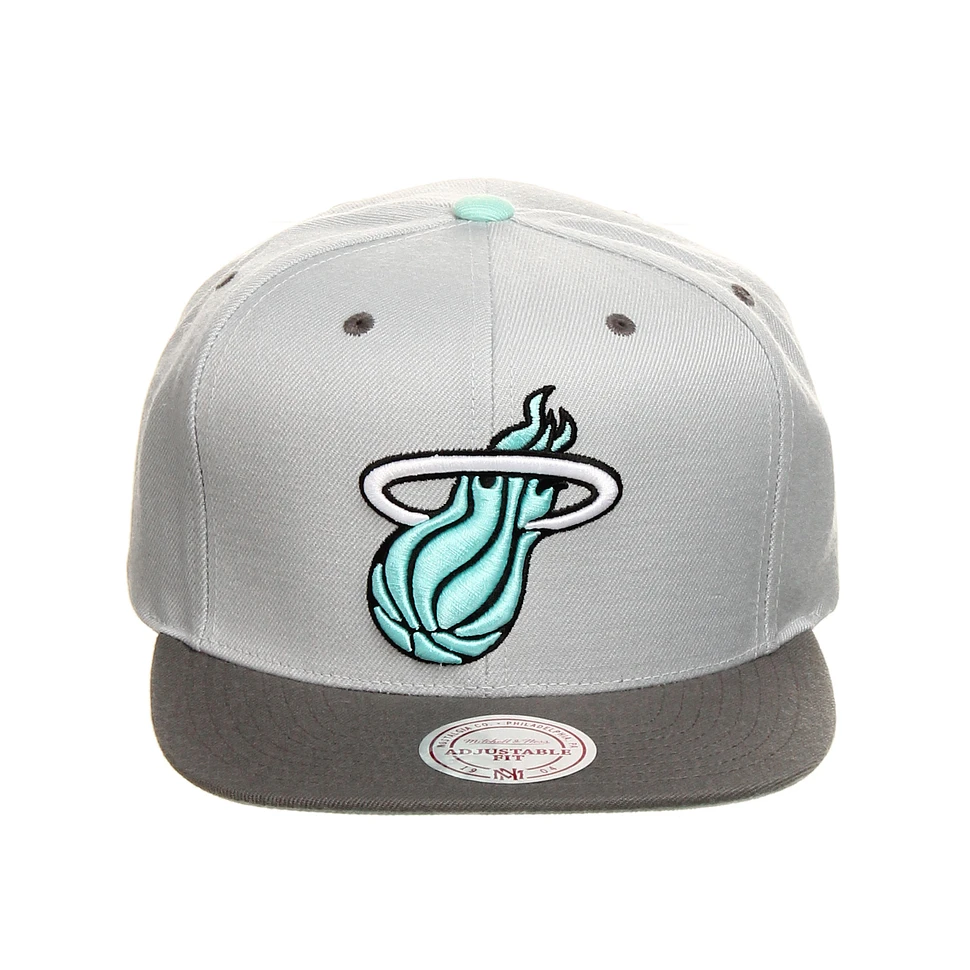 Mitchell & Ness - Miami Heat NBA Glow Snapback Cap QS