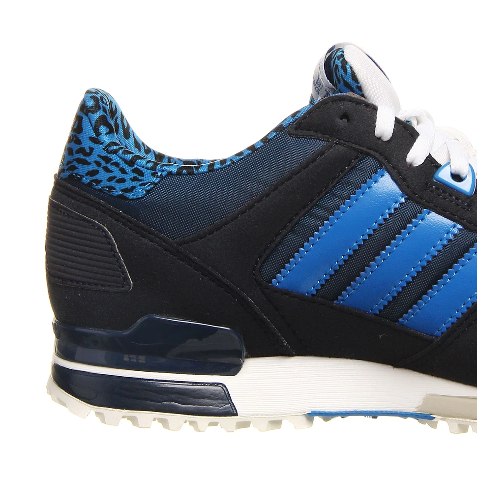 adidas - ZX 700 Women