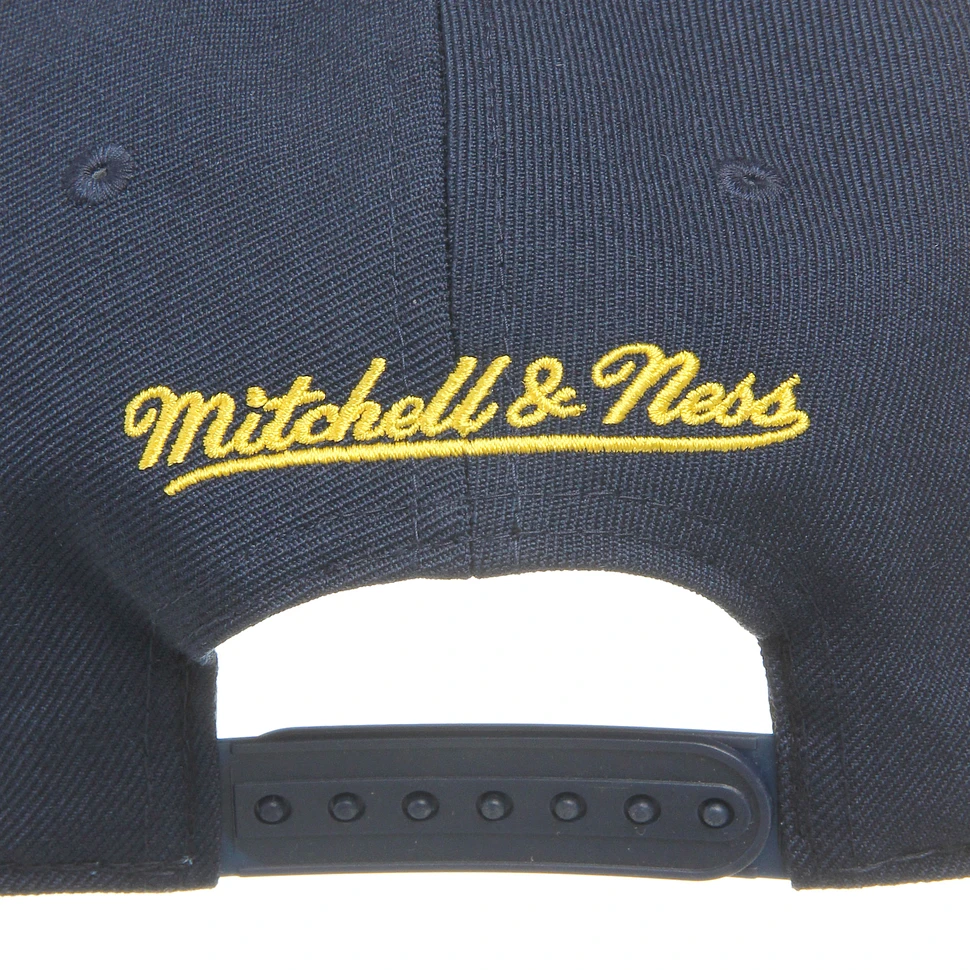 Mitchell & Ness - Michigan NCAA Wool Solid Snapback Cap