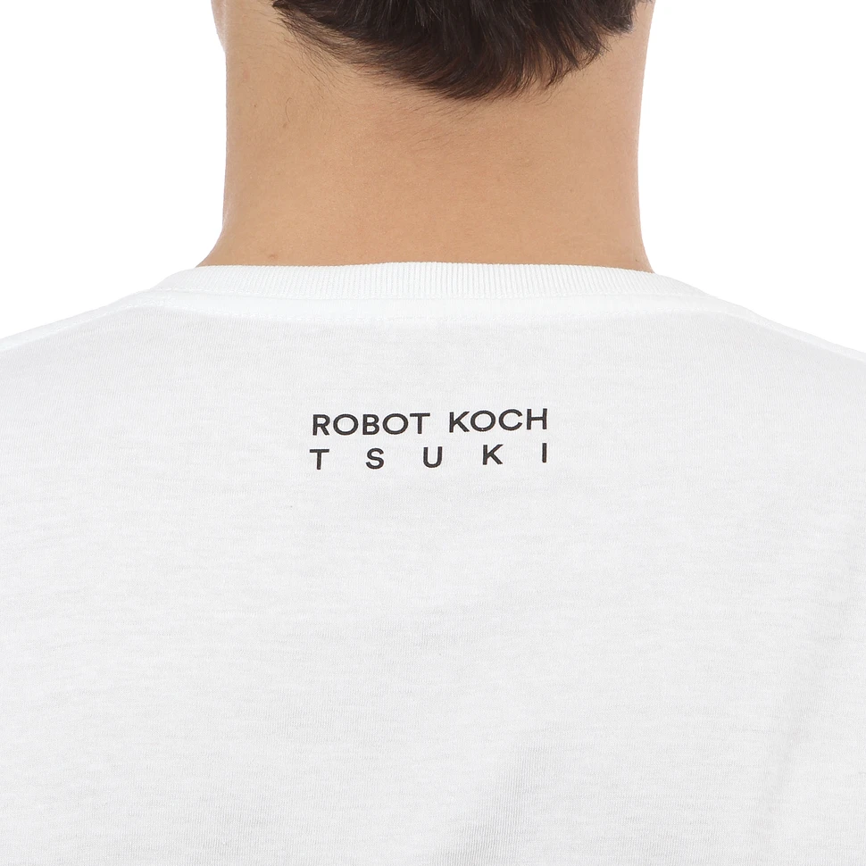 Robot Koch - Tsuki Cover T-Shirt