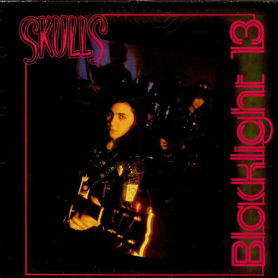 Skulls - Blacklight 13