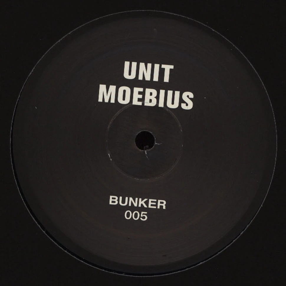 Unit Moebius - Bunker 005