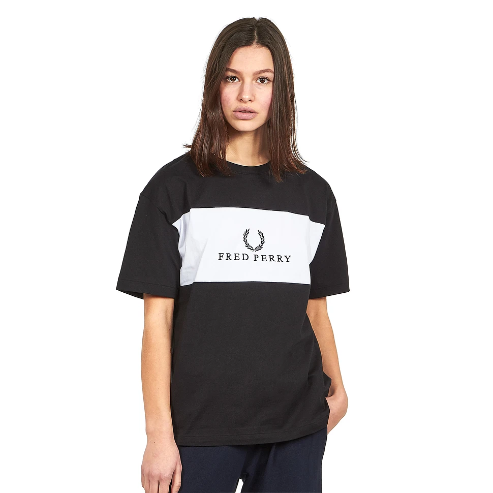 Fred Perry - W Embroidered Panel T-Shirt