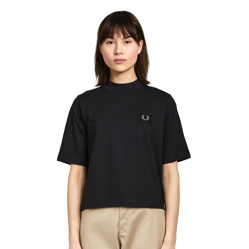 Fred Perry - High Neck Badge Detail T-Shirt