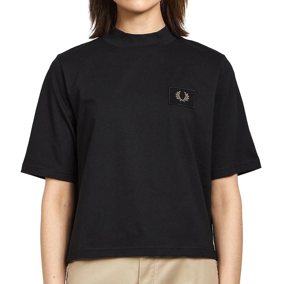 Fred Perry - High Neck Badge Detail T-Shirt