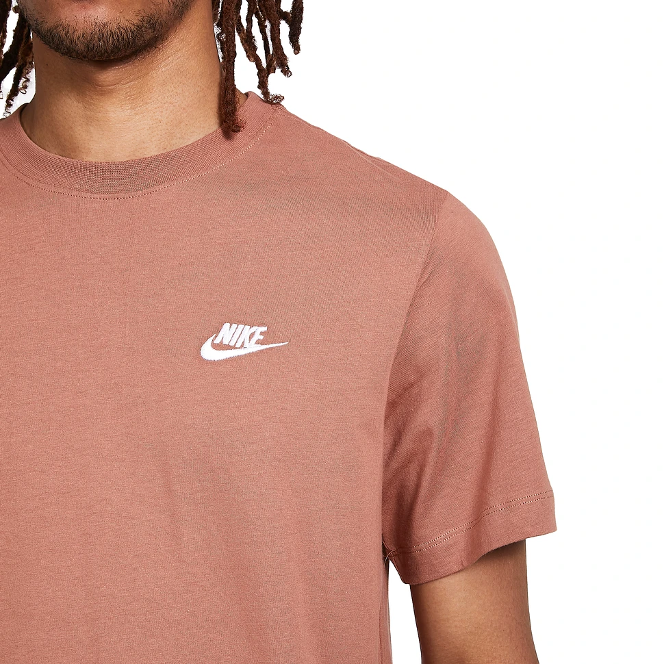 T-shirt Nike Sportswear Club pour Homme. Nike CH