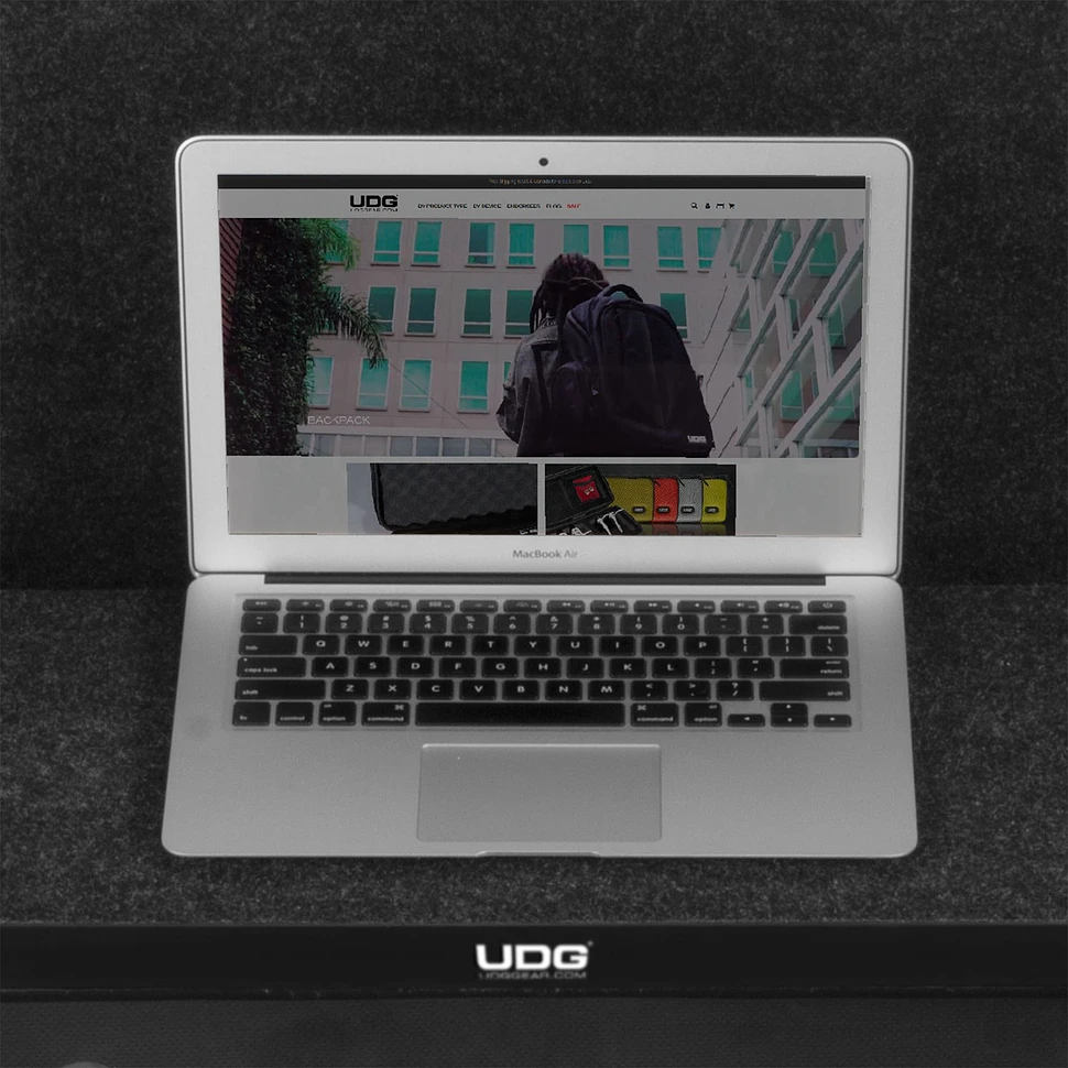 UDG - Ultimate Flight Case Multi Format XL MK3 Plus (Laptop Shelf)