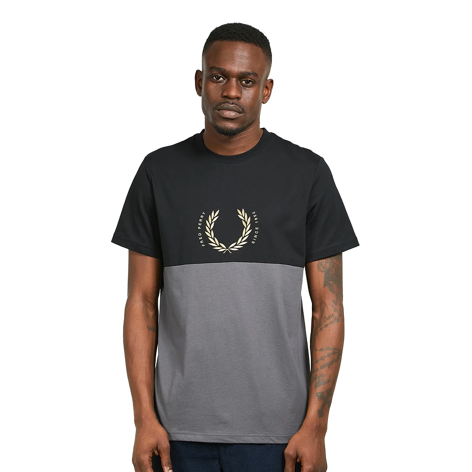 Fred Perry - Circle Branding Col Block Tee