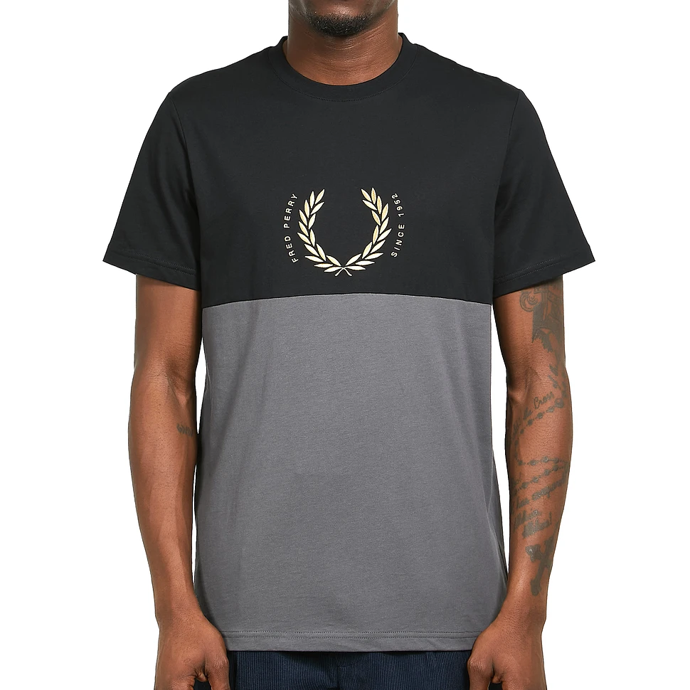 Fred Perry - Circle Branding Col Block Tee