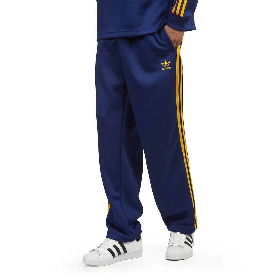 Wide tracksuit bottoms hot sale