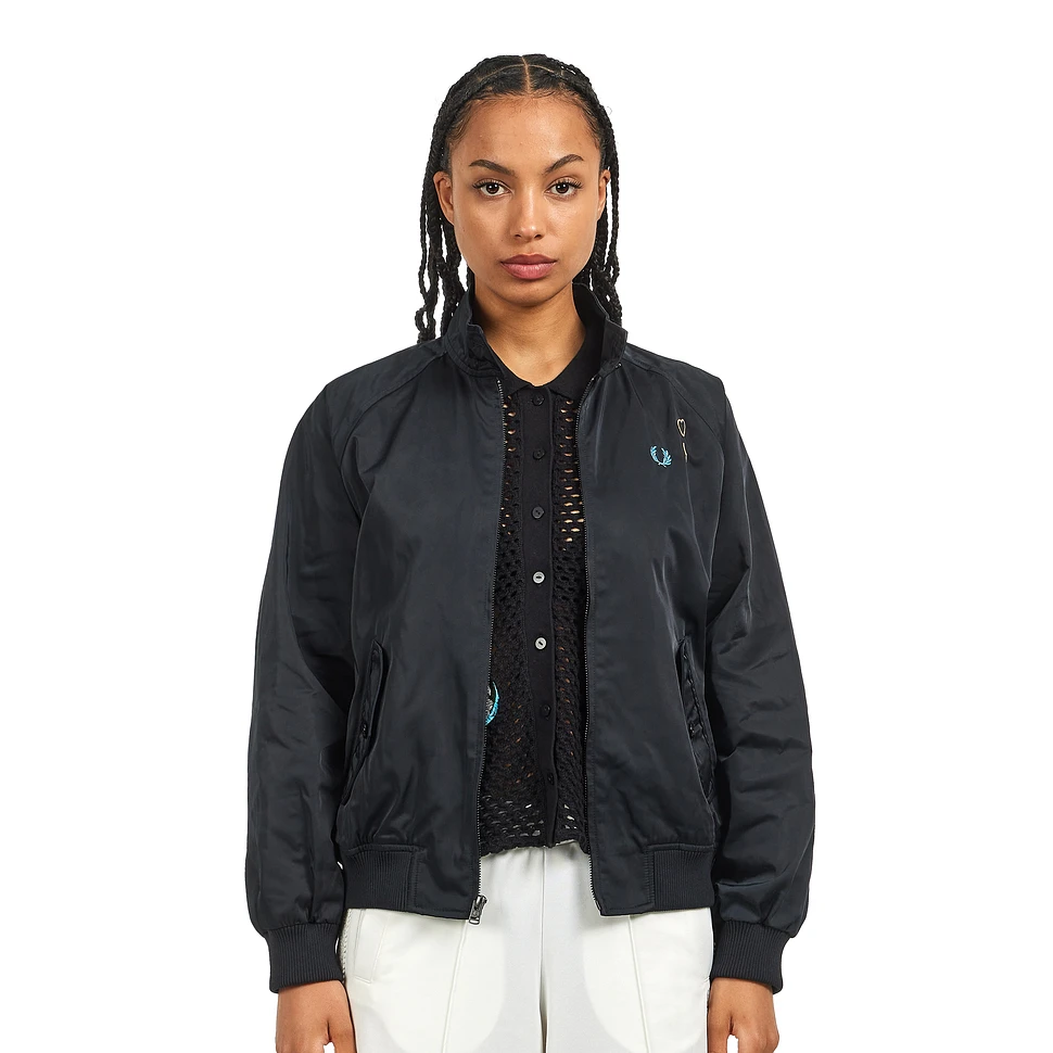 FRED PERRY - FRED PERRY × Amy Winehouse　ナイロンジャケット Fred Perry Amy Winehouse Satin Zip Jacket – DeadRockers