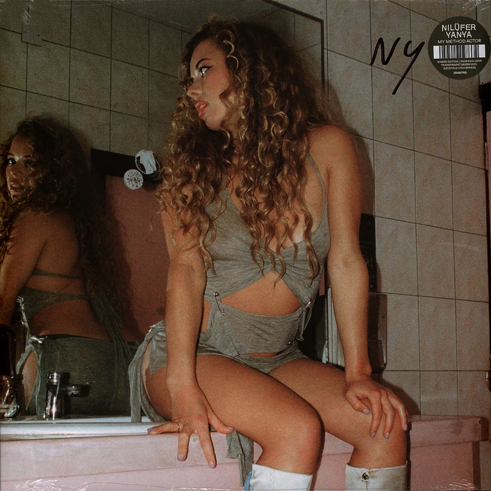 Nilüfer Yanya - My Method Actor HHV Exclusive Signed Sleeve Transparent Green Vinyl Edition