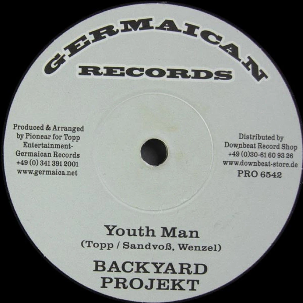 Spectacular / Backyard Crew - Family / Youth Man