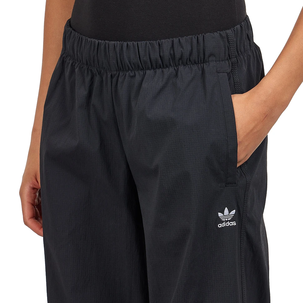 adidas - Essentials Ripstop Parachute Pants