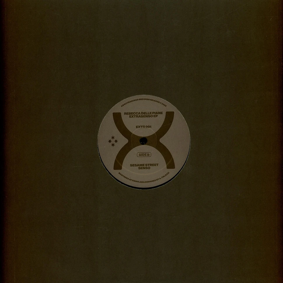 Rebecca Delle Piane - Extrasenso