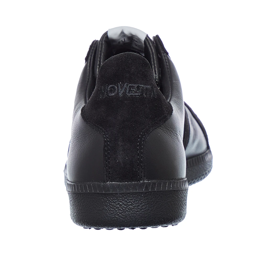 Novesta - GAT (German Army Trainer)