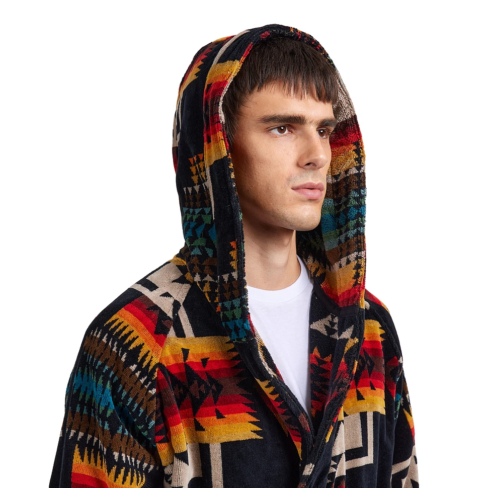 Pendleton - Robe (Chief Joseph Black) | HHV