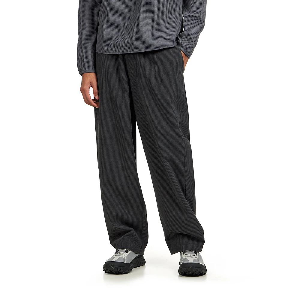 Goldwin - Fine Wale Corduroy Straight Pants (Deep Charcoal) | HHV
