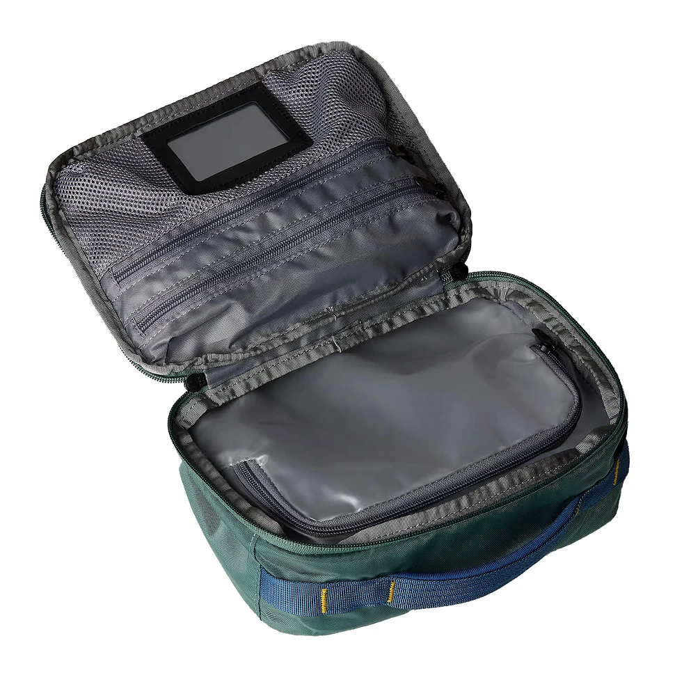 The North Face - Base Camp Voyager Toiletry Kit