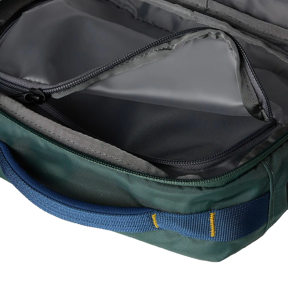 The North Face - Base Camp Voyager Toiletry Kit