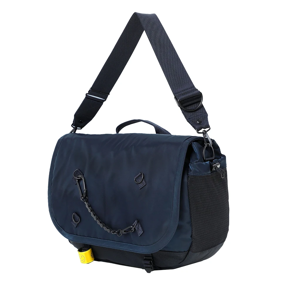 Ride Messenger Bag With Bicycle Chain